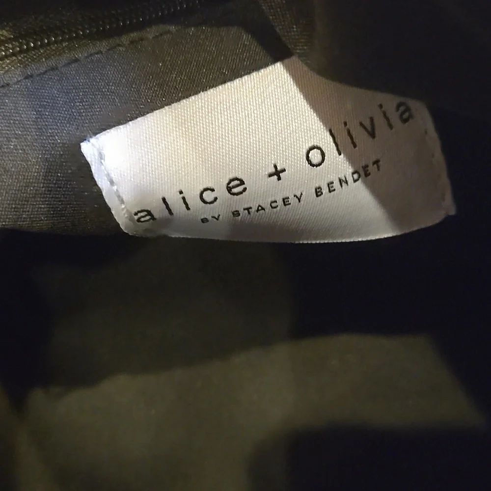 NWT Alice + Olivia Classy Black/Blue Design Print Weekender Bag - Picture 10 of 12